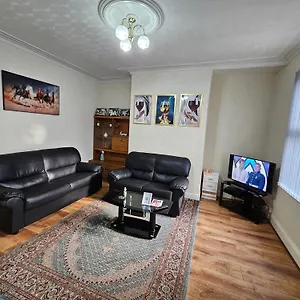  Holiday home Spacious Two Bedroom House, Parking And Wifi United Kingdom